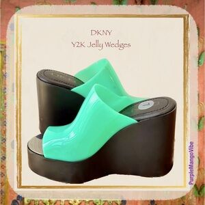 DKNY Y2K Pen-Wedge Shoe in a size 7